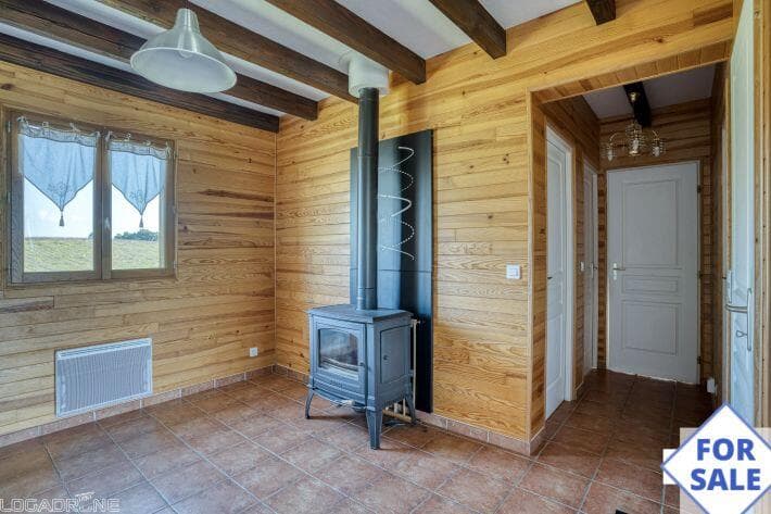 https://media.rightmove.co.uk/property-photo/794990dba/93605451/794990dba45d7c189396b38944c5630a.jpeg