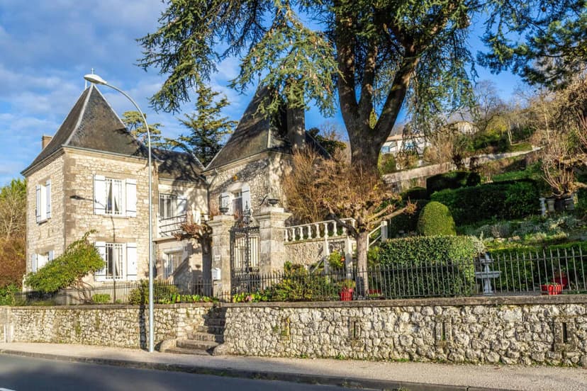 https://media.rightmove.co.uk/property-photo/8488e08f0/92213046/8488e08f06f5d600903bb2f4d81a93c6.jpeg