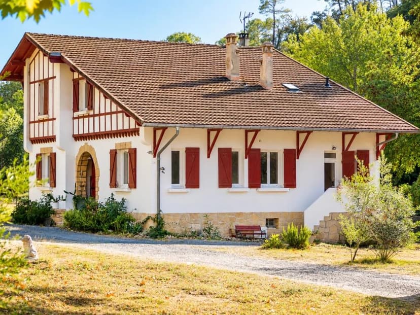 https://media.rightmove.co.uk/property-photo/9532c3e4f/93708387/9532c3e4f0d4b92868ce266e371a3a8a.jpeg