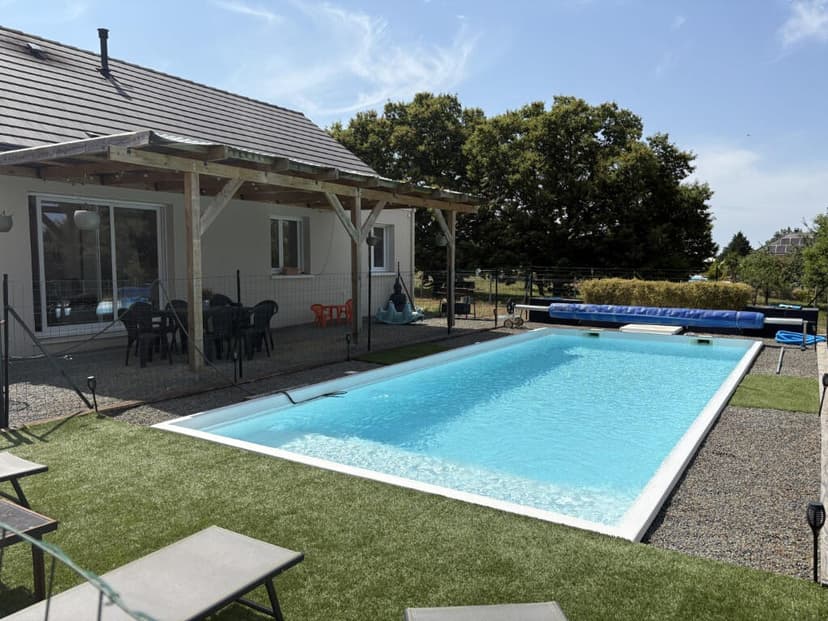 https://media.rightmove.co.uk/property-photo/9c44c0f3e/90454728/9c44c0f3e509fcda8b5a6ea549106aef.jpeg