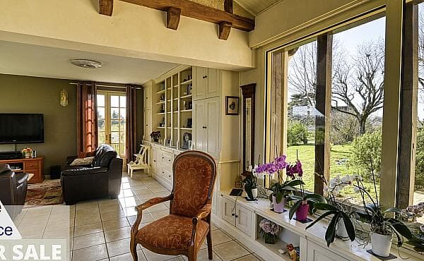 https://media.rightmove.co.uk/property-photo/9e525bc28/93595224/9e525bc288c1be3c59e4f933b8f041ed.jpeg