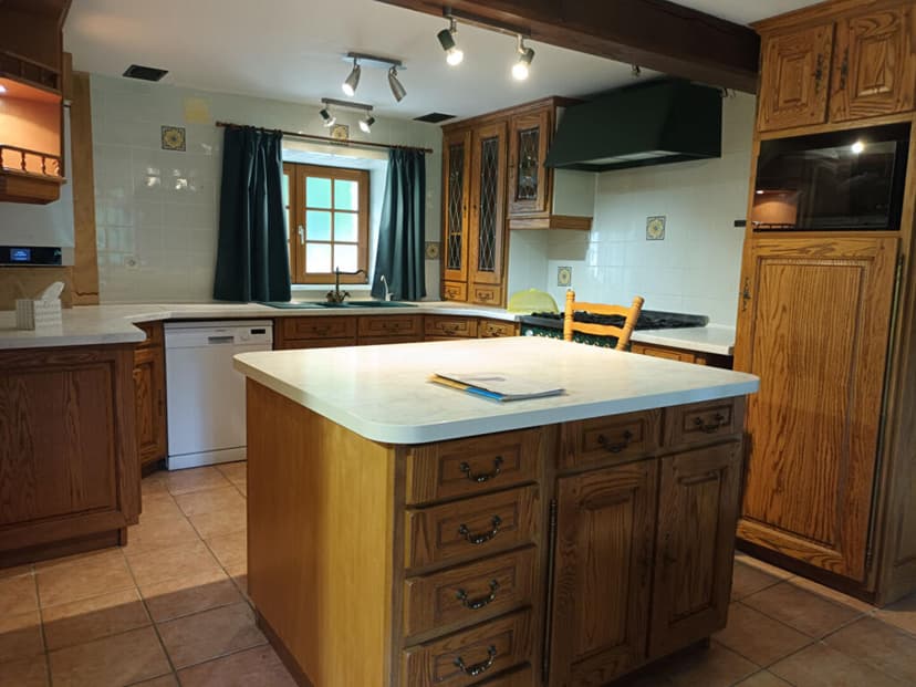 https://media.rightmove.co.uk/property-photo/a1b47a727/89582916/a1b47a727baa786baea1a924a76e1745.jpeg