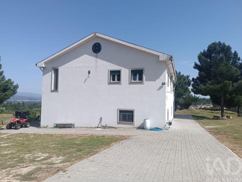 https://media.rightmove.co.uk/property-photo/a6123158f/89516766/a6123158f5639252299fb212bab03017.jpeg