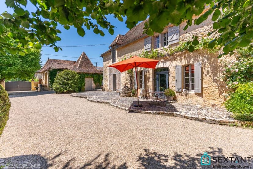 https://media.rightmove.co.uk/property-photo/aaaa3014c/89688231/aaaa3014c1ca7e725c5221f2cc656195.jpeg
