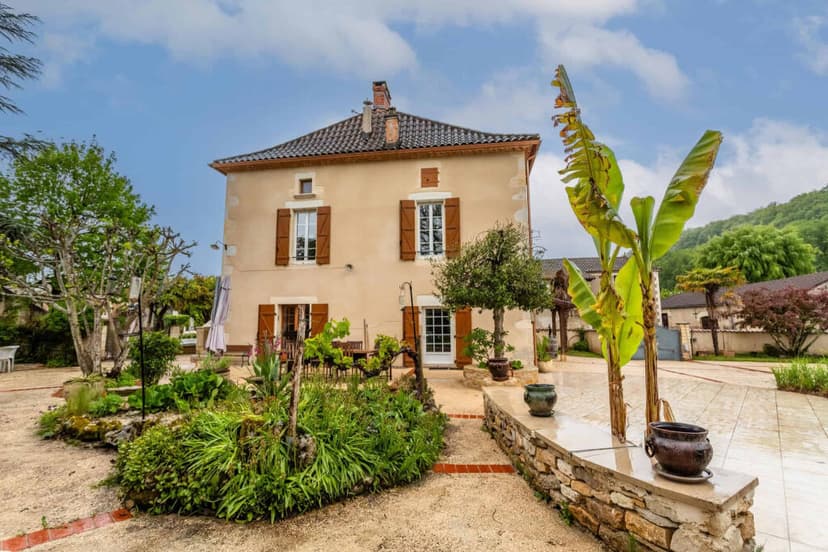 https://media.rightmove.co.uk/property-photo/ac9975f1c/92213067/ac9975f1c876f09c17c1ac9c9f087bb0.jpeg