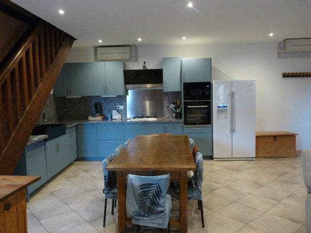 https://media.rightmove.co.uk/property-photo/aea05e478/94381053/aea05e4788a116a15fc355c6d4f300ea.jpeg