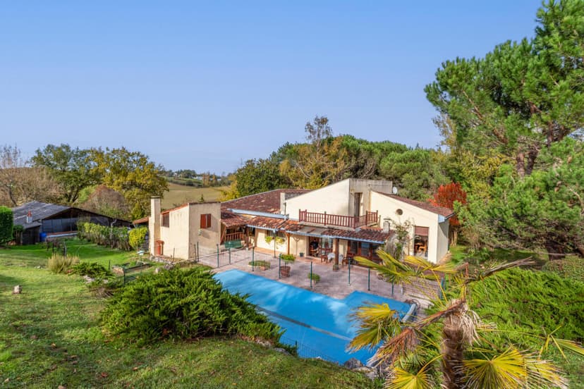 https://media.rightmove.co.uk/property-photo/b4bc625ed/92208468/b4bc625ed03c843b98a1e23b818cc21c.jpeg