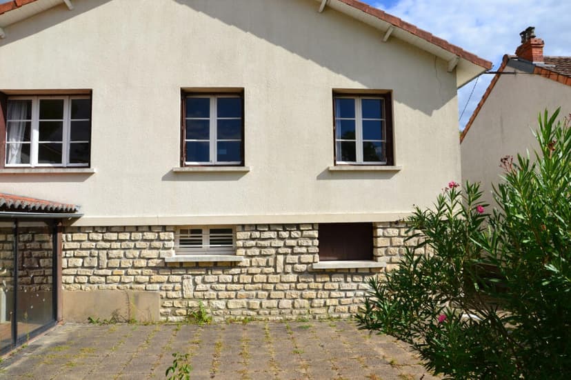 https://media.rightmove.co.uk/property-photo/bf3e72ce0/94381143/bf3e72ce0bff4721d4fe5528a9b2190e.jpeg