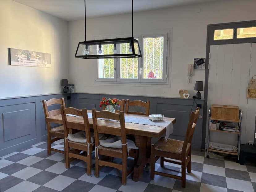 https://media.rightmove.co.uk/property-photo/cc954f16f/94970553/cc954f16ffb47eb33784e09d2553b334.jpeg