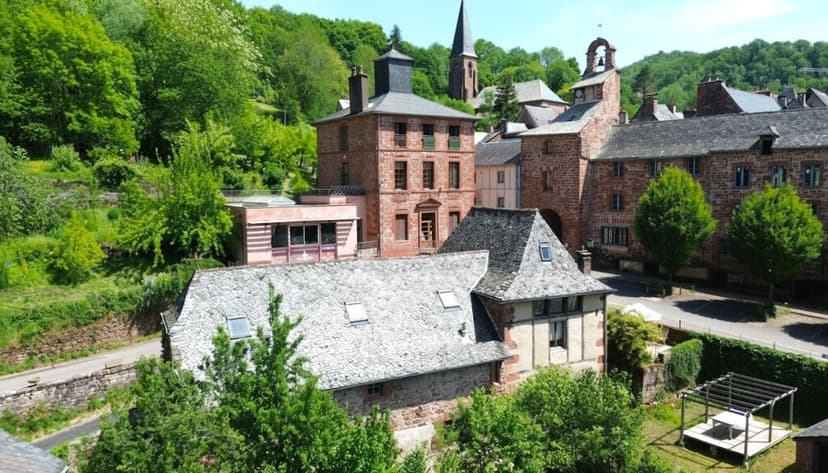 https://media.rightmove.co.uk/property-photo/d659d2ac5/89495430/d659d2ac524179eb03a666e87a98aed3.jpeg