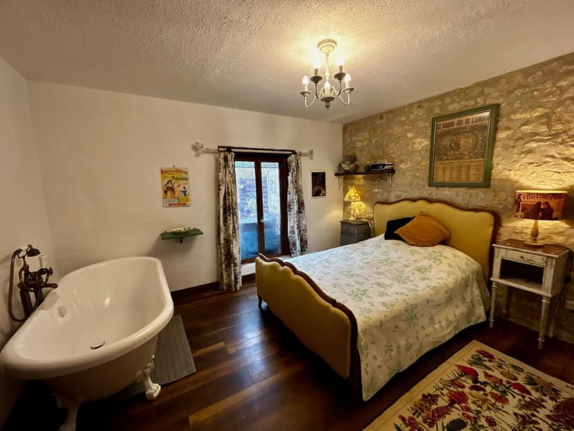 https://media.rightmove.co.uk/property-photo/d93b994d2/91777074/d93b994d23dac4cc1e393980817e800a.jpeg