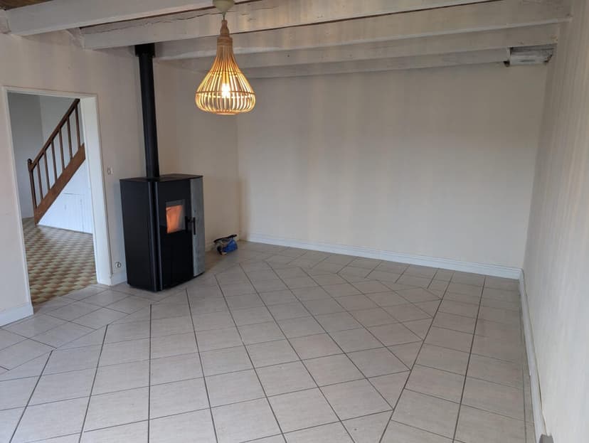https://media.rightmove.co.uk/property-photo/e29446bd4/94380999/e29446bd48c432796a71bdfd4cf733d8.jpeg
