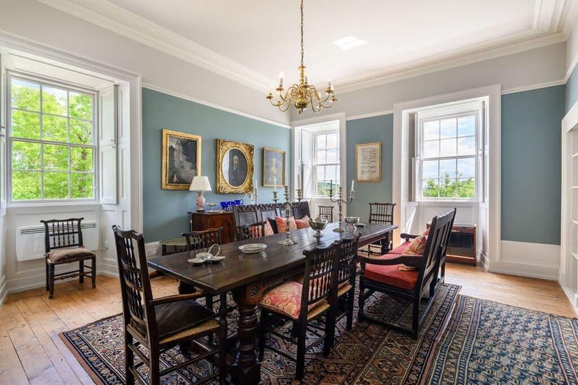 https://media.rightmove.co.uk/property-photo/eac632424/90912483/eac632424f2f1d1dc0cf9b444984564a.jpeg