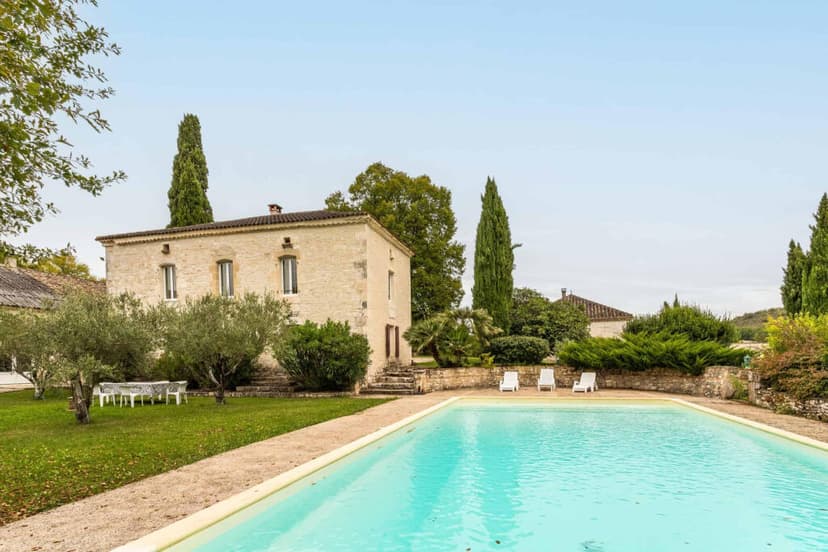 https://media.rightmove.co.uk/property-photo/eb9598fe1/92213115/eb9598fe16675202f9c71ebf41ec5eae.jpeg