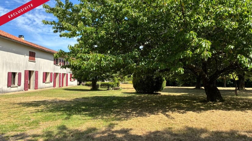 https://media.rightmove.co.uk/property-photo/f38d5edd7/89582895/f38d5edd738a4c1c1e6caf5a85a11157.jpeg