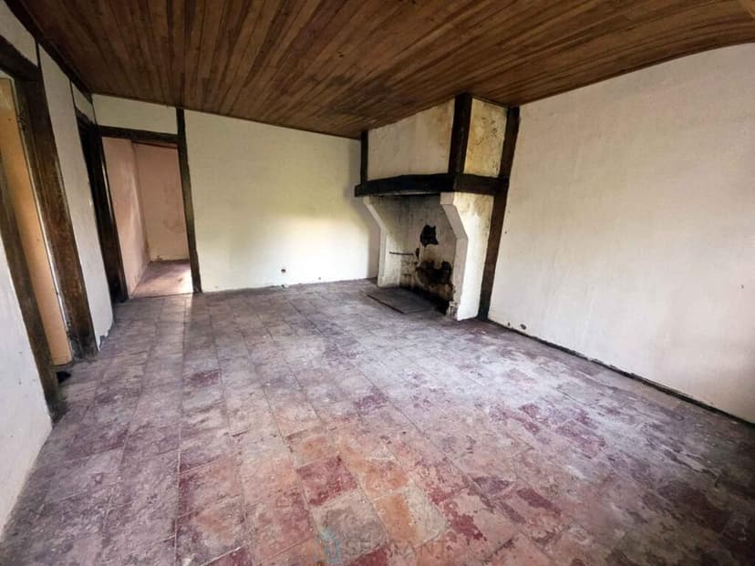 https://media.rightmove.co.uk/property-photo/f95536713/89617488/f95536713415ec531cd9430cd13b0a29.jpeg
