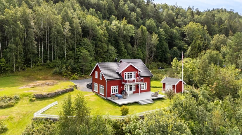 https://storage.googleapis.com/homestra-images/property-image-05c4378d-241d-465a-b3ff-5af167372a78-1777931505.jpg