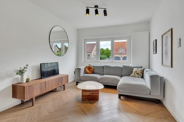 https://storage.googleapis.com/homestra-images/property-image-05ff61be-bb55-4633-8dc5-86da64d03743-1749394573.jpg