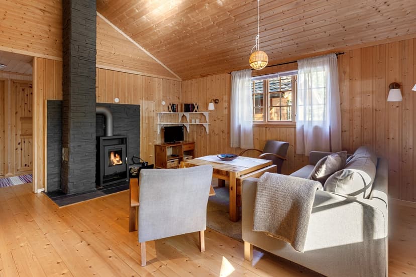 https://storage.googleapis.com/homestra-images/property-image-0867f2d0-2c65-4dc3-bc91-0c3d2cc0d1b9-1758395248.jpg