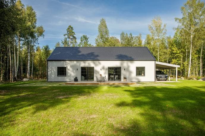 https://storage.googleapis.com/homestra-images/property-image-25fafbb5-ce4d-413e-a933-fe38c4fecfe4-1752342440.jpg