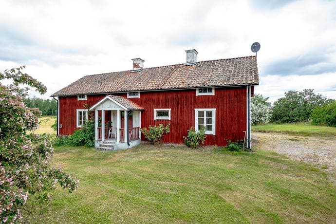 https://storage.googleapis.com/homestra-images/property-image-2766c9ca-7723-4855-a55e-d7b60f725a89-1760883606.jpg