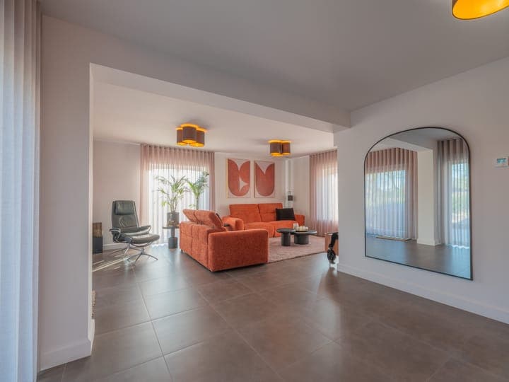 https://storage.googleapis.com/homestra-images/property-image-28edc524-d5e8-42d7-b750-f9cb7b5dc9d3-1777931500.jpg