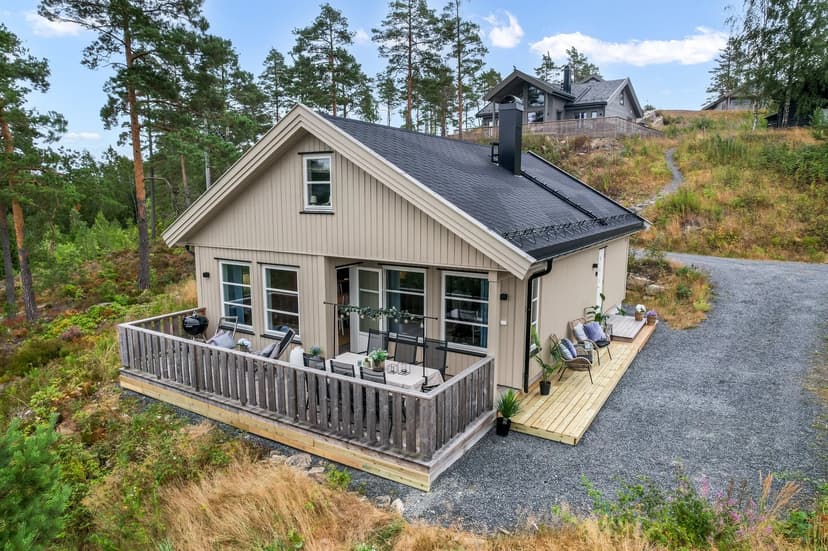https://storage.googleapis.com/homestra-images/property-image-2a8c7cbc-a1f4-4512-afb1-6c6295ba7e19-1755444829.jpg