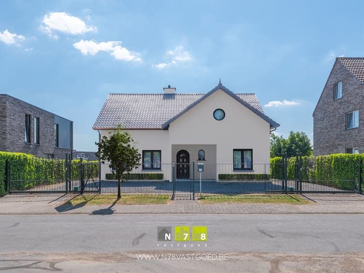 https://storage.googleapis.com/homestra-images/property-image-2fdb13a0-ac59-47c8-8e7e-b44d1eb73f09-1748517050.jpg