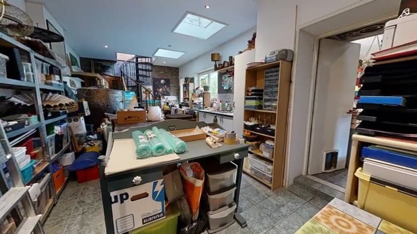 https://storage.googleapis.com/homestra-images/property-image-34e11615-d491-4bf6-8152-ccb869cbb926-1752523294.jpg