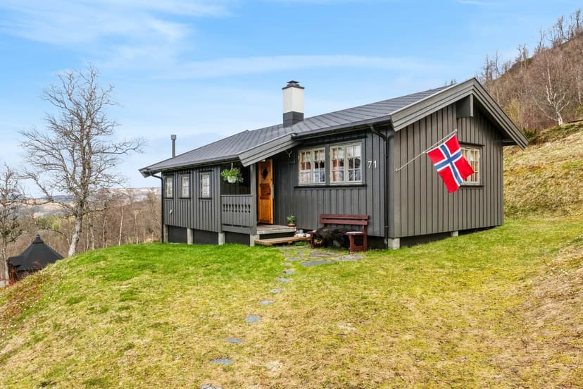 https://storage.googleapis.com/homestra-images/property-image-35447ea4-1845-490f-a44c-76dcd92547a2-1748981759.jpg