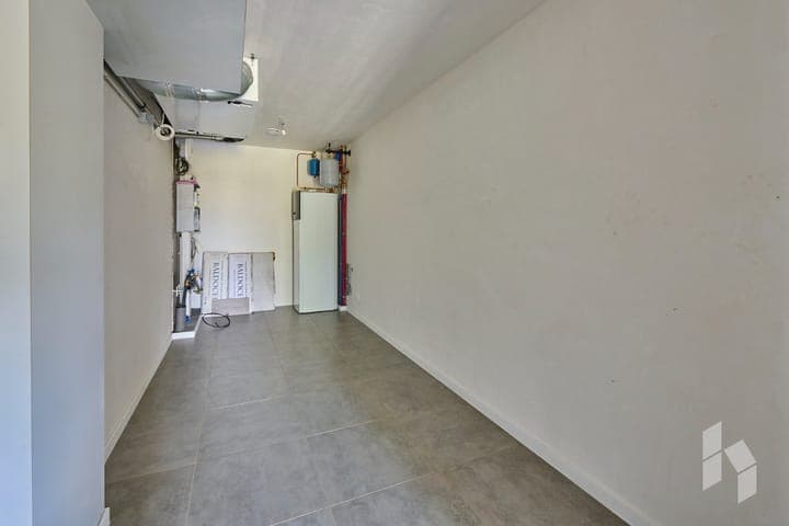 https://storage.googleapis.com/homestra-images/property-image-3d4a8ca2-9853-41c4-b92f-f58eab71cb6f-1753384469.jpg