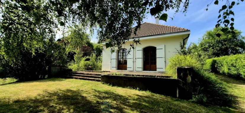 https://storage.googleapis.com/homestra-images/property-image-4672e73c-cb15-45ef-9b19-61475b8f83d7-1759255731.jpg