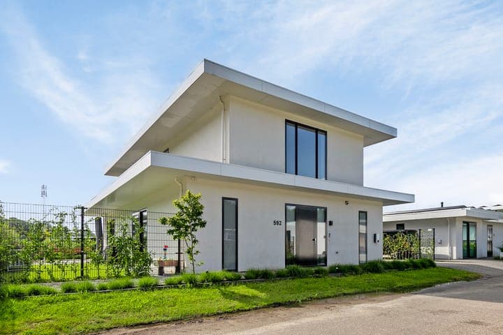 https://storage.googleapis.com/homestra-images/property-image-4d7e140c-7351-4259-857a-76fa4816029a-1753635989.jpg