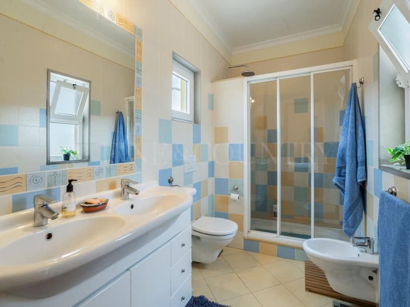 https://storage.googleapis.com/homestra-images/property-image-4fdc275b-f3b6-4a4b-8cde-d4f463321832-1788684099.jpg