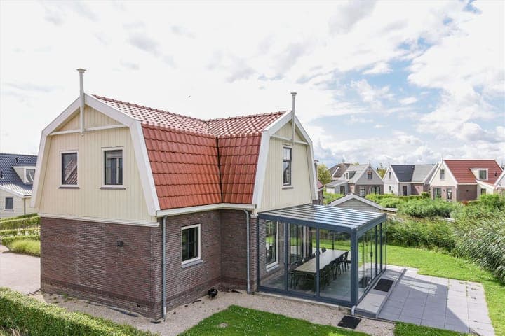 https://storage.googleapis.com/homestra-images/property-image-50f42cc2-7e16-4ca4-b7c4-1c7a74a33e9f-1753811141.jpg