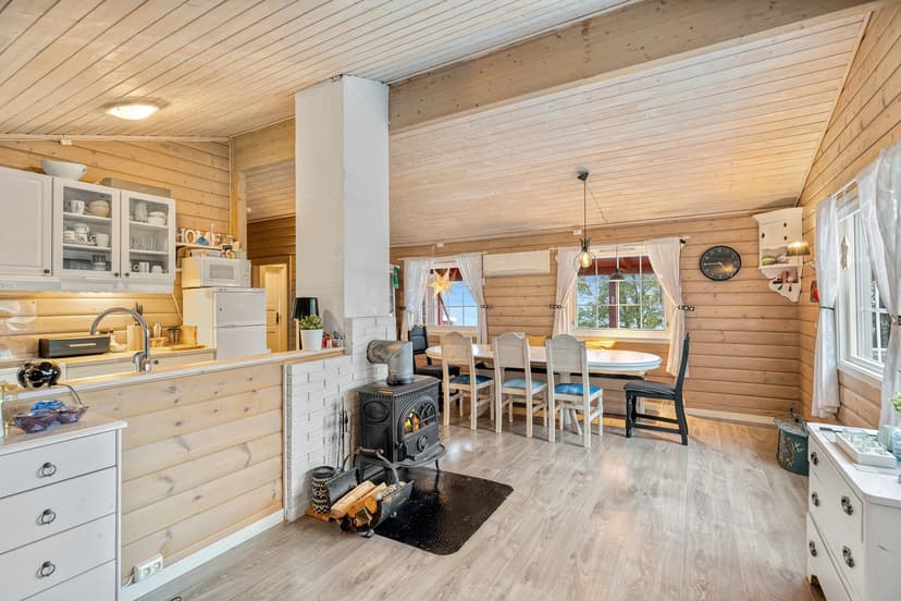 https://storage.googleapis.com/homestra-images/property-image-54b0bc6b-d06c-43cf-b1ec-aba5415397bd-1761395552.jpg