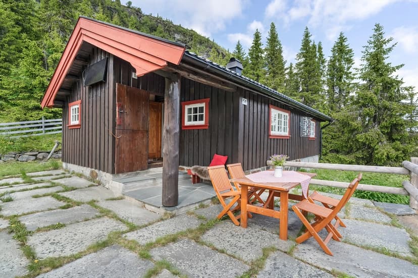 https://storage.googleapis.com/homestra-images/property-image-56167a2f-69e5-4fdf-9710-0ec3076eeaa0-1752000045.jpg