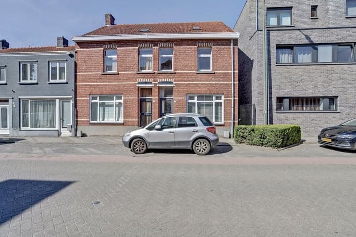 https://storage.googleapis.com/homestra-images/property-image-5a101154-0182-420a-b39e-6ff0a0cace48-1746884424.jpg