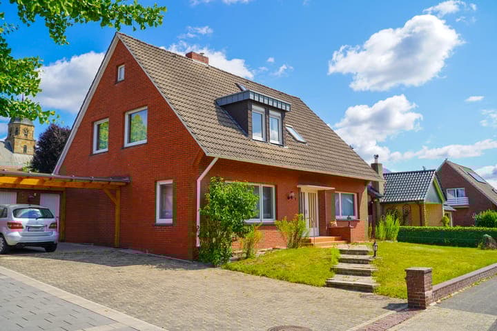 https://storage.googleapis.com/homestra-images/property-image-5fb6c345-7d5d-4132-8fbd-02c1022e8ca1-1752258076.jpg