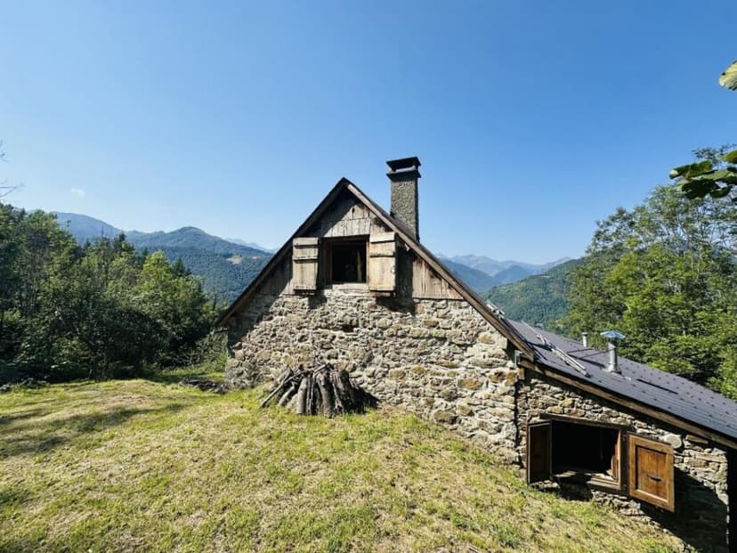 https://storage.googleapis.com/homestra-images/property-image-6762509a-713c-4fe6-8198-a365dc408db0-1757762545.jpg
