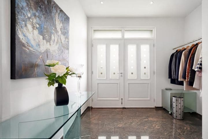 https://storage.googleapis.com/homestra-images/property-image-67ba79da-94de-4563-845d-5b5dded6b900-1777582174.jpg