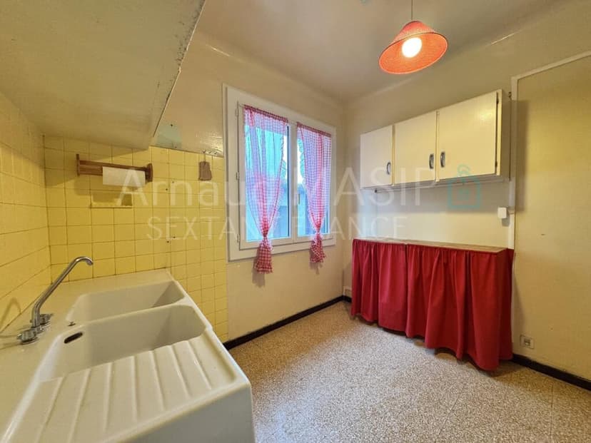 https://storage.googleapis.com/homestra-images/property-image-67cc99ab-ed03-4296-8217-383e2b3679be-1748774828.jpg