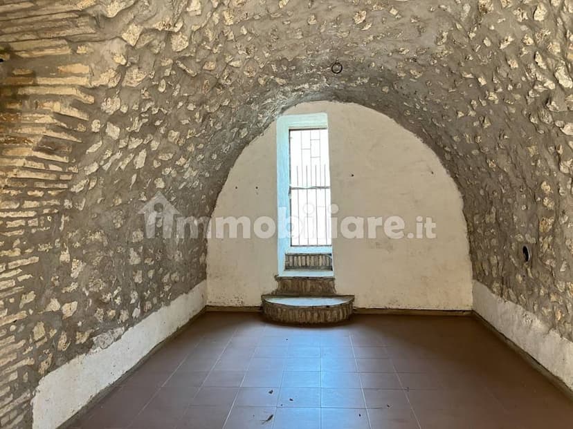 https://storage.googleapis.com/homestra-images/property-image-6b9536bb-e8ac-494a-9f1e-a90aaa125727-1760558153.jpg