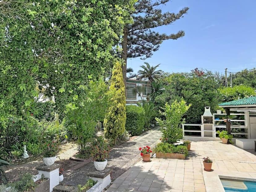 https://storage.googleapis.com/homestra-images/property-image-6bedda10-e7d7-40dd-b0c1-e35ed99291ce-1786271581.jpg
