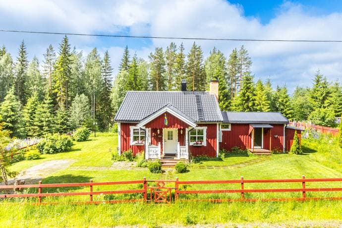 https://storage.googleapis.com/homestra-images/property-image-6d4fe169-85f7-4ccf-bc91-3a54de86e628-1752002011.jpg