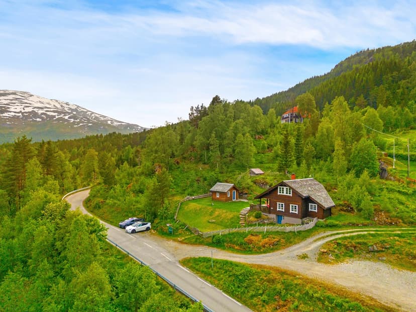 https://storage.googleapis.com/homestra-images/property-image-71a64089-140b-492d-b482-e788f8610b56-1759579055.jpg