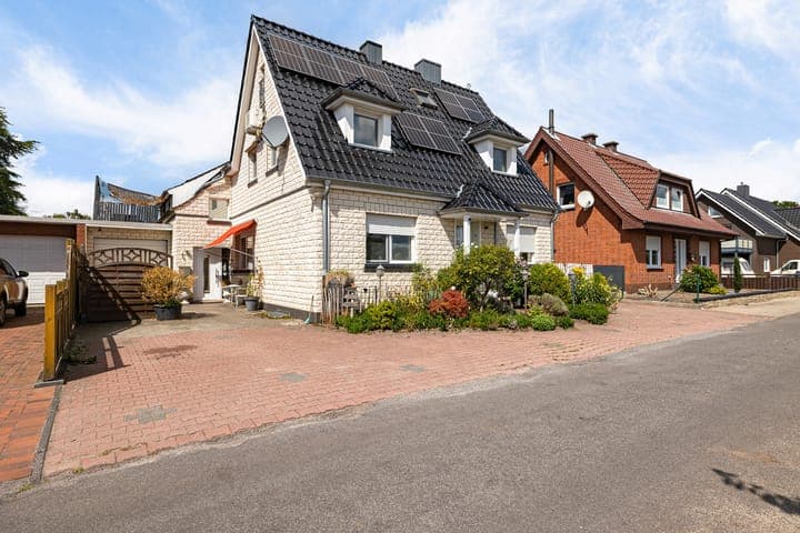 https://storage.googleapis.com/homestra-images/property-image-7920c294-082d-464d-9da0-440defdcfa9f-1756750675.jpg