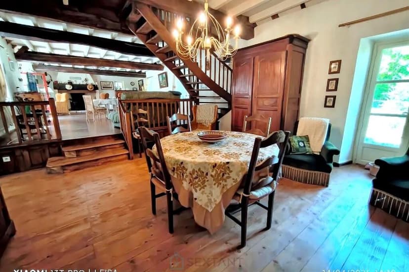 https://storage.googleapis.com/homestra-images/property-image-79306220-e424-4484-951d-2c80d6323f92-1746342757.jpg