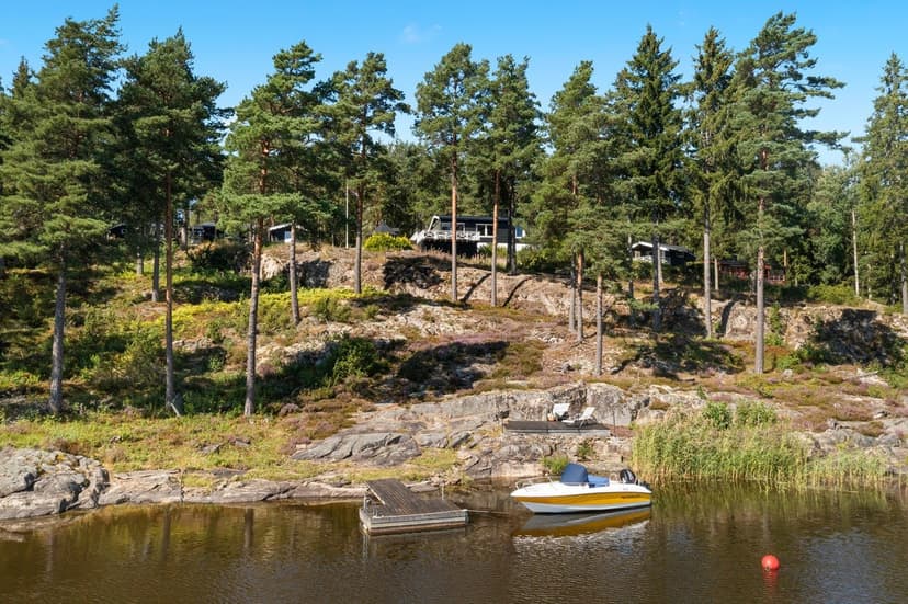 https://storage.googleapis.com/homestra-images/property-image-7c2adef3-9996-4b23-ae6d-3bb40861f357-1777931532.jpg