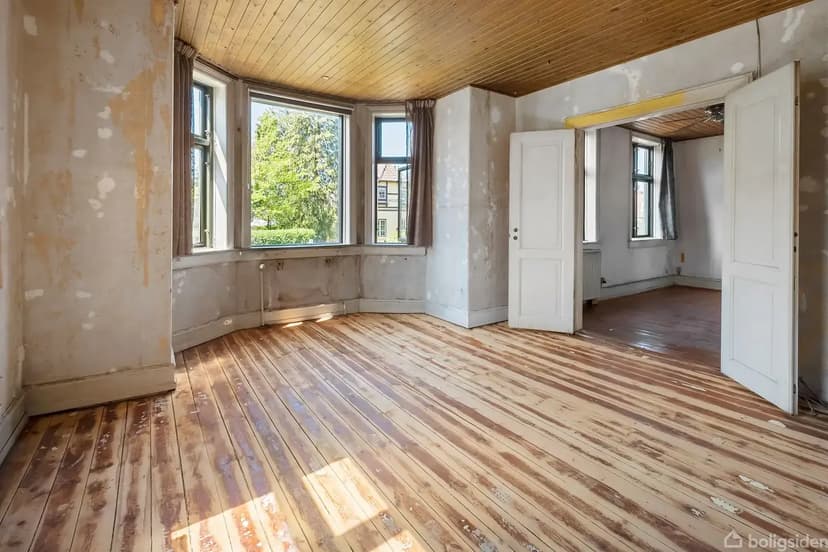 https://storage.googleapis.com/homestra-images/property-image-8cb44aaa-322c-4e80-8109-b52fdd7e7682-1752001998.jpg